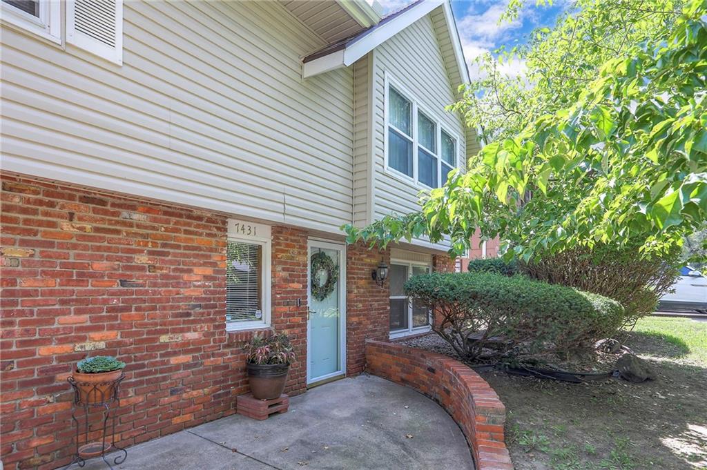 Listing Photo MLS #HMS2567342