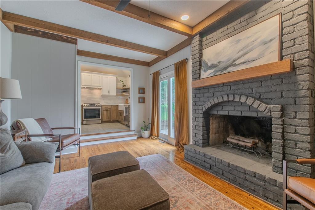 Listing Photo MLS #HMS2567352