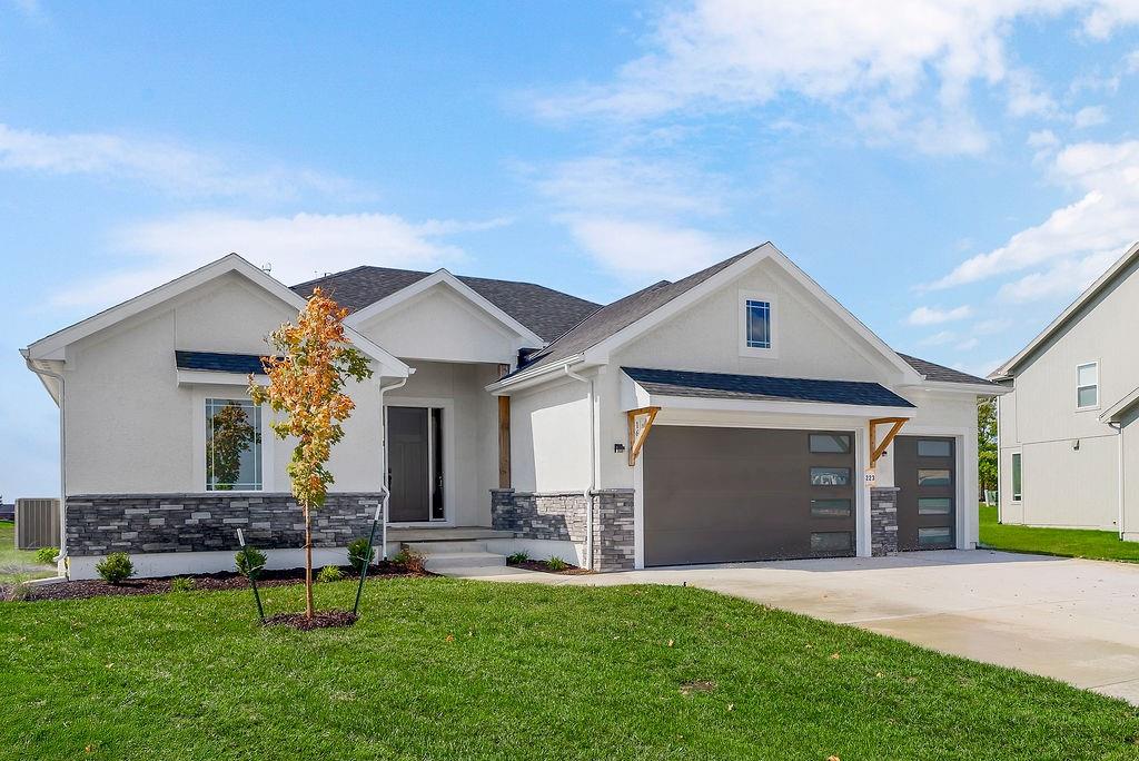 Listing Photo MLS #HMS2567623