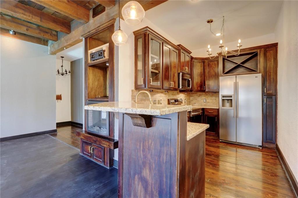 Listing Photo MLS #HMS2567916