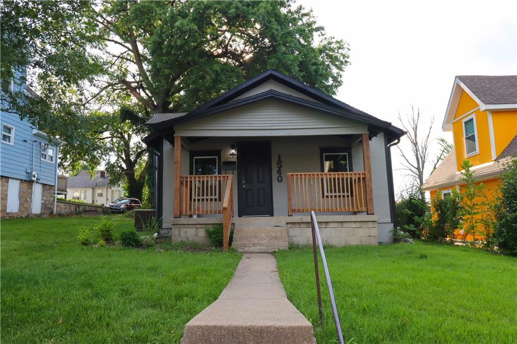Listing Photo MLS #HMS2567961