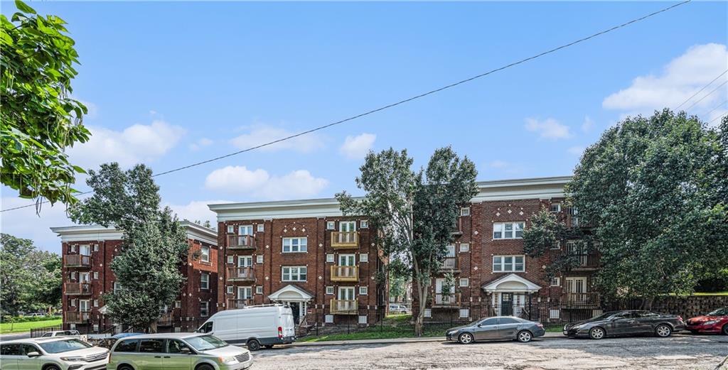Listing Photo MLS #HMS2568053