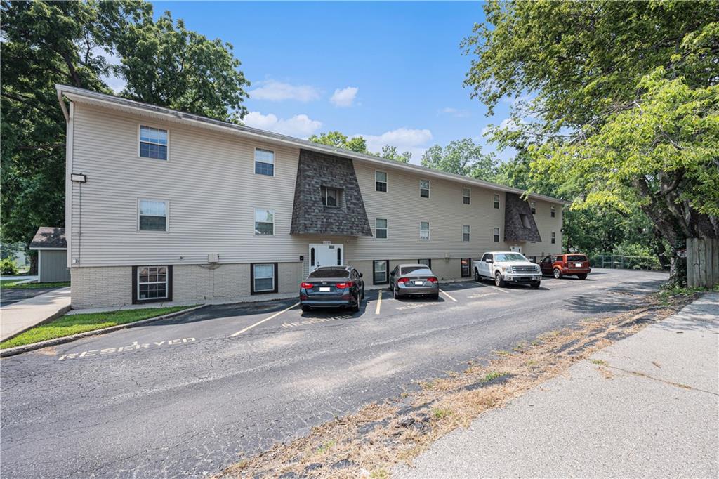 Listing Photo MLS #HMS2568093