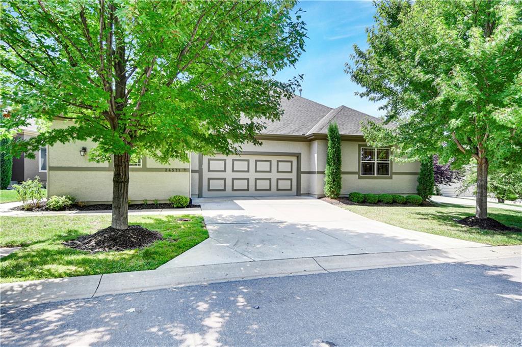 Listing Photo MLS #HMS2568104
