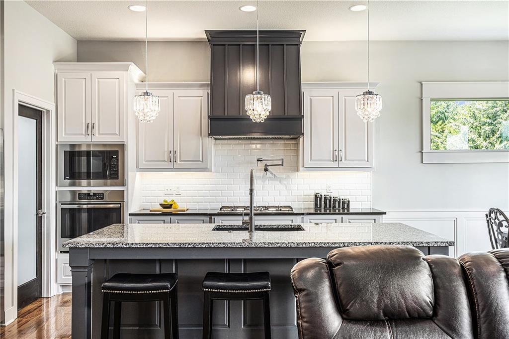 Listing Photo MLS #HMS2568529