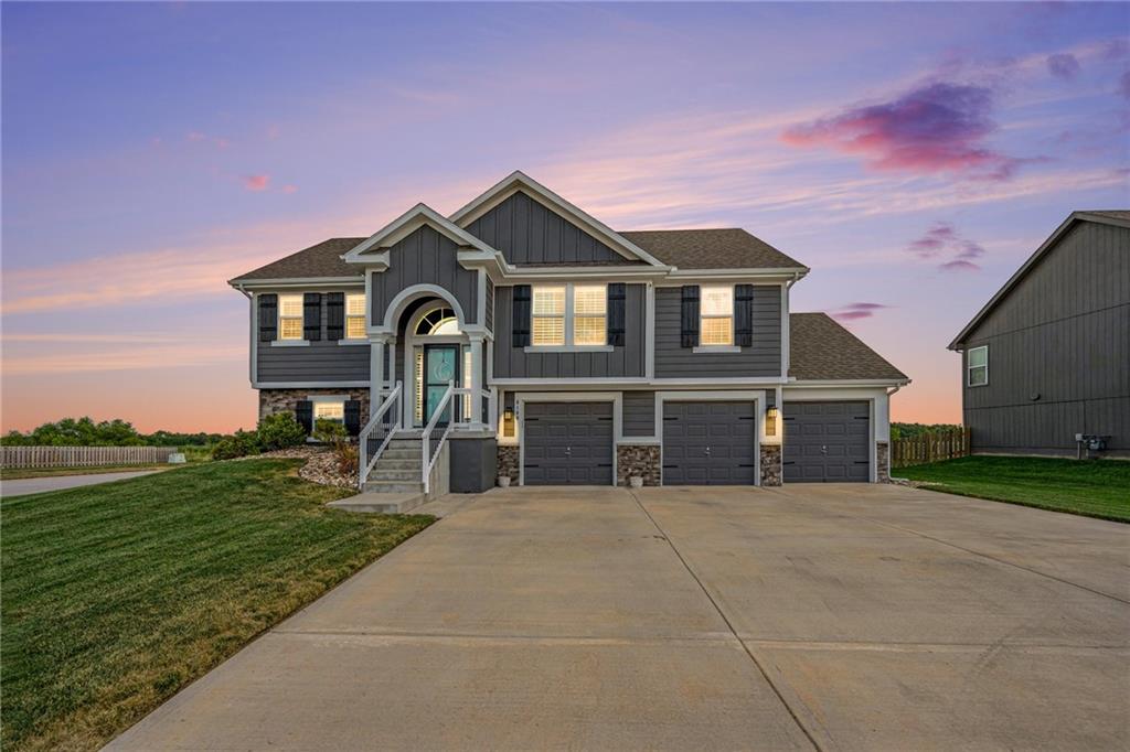 Listing Photo MLS #HMS2568552