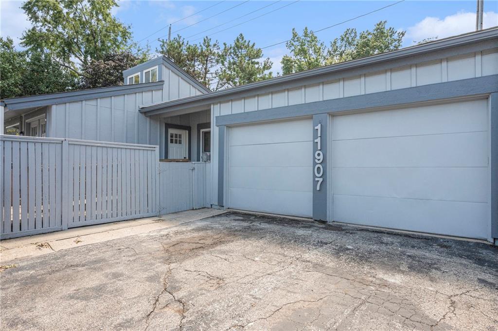 Listing Photo MLS #HMS2568594