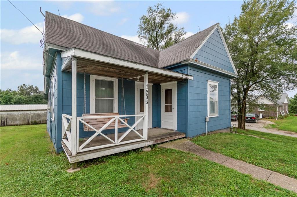Listing Photo MLS #HMS2568828