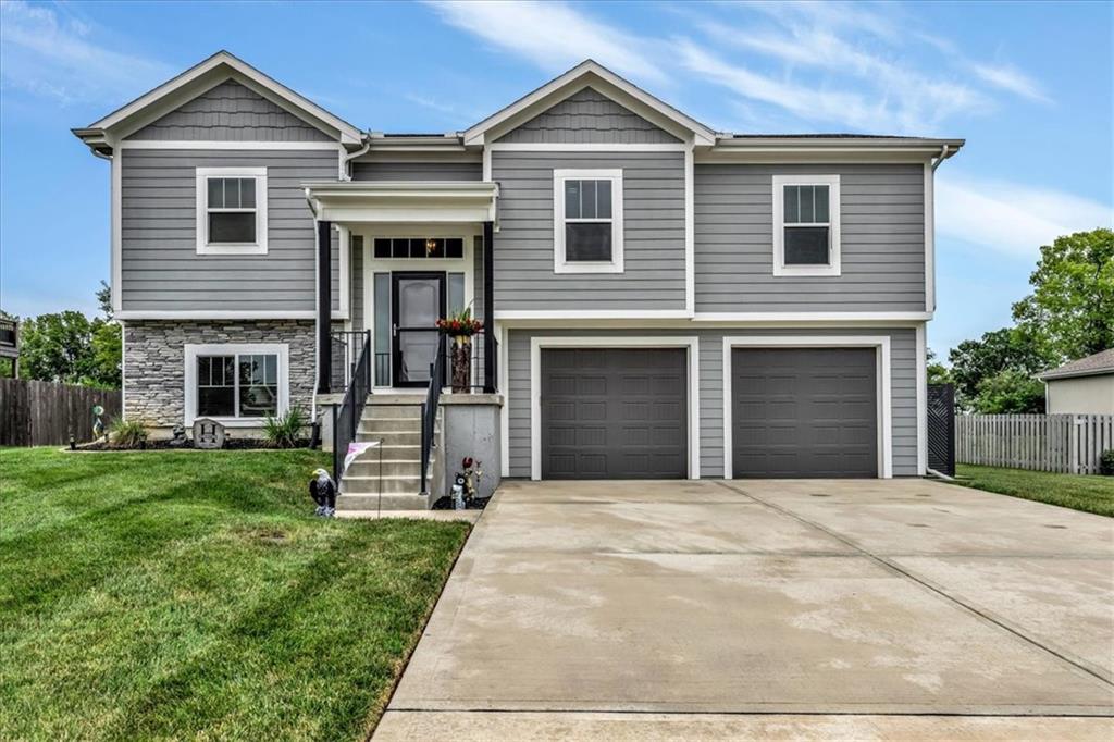 Listing Photo MLS #HMS2569015