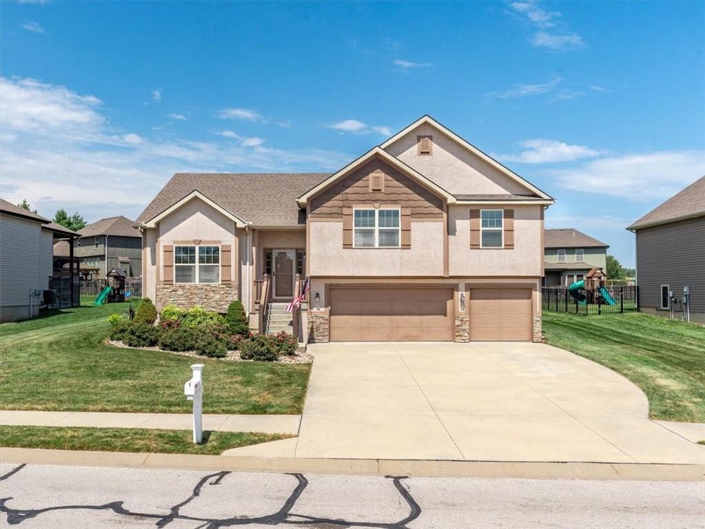 Listing Photo MLS #HMS2569229