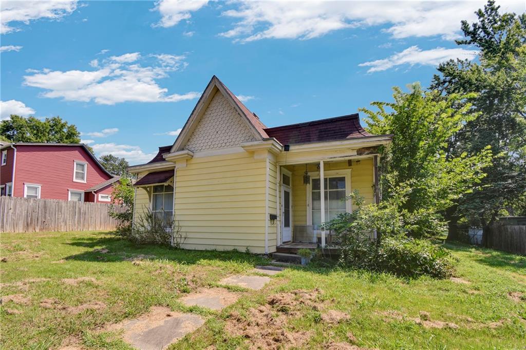 Listing Photo MLS #HMS2569402