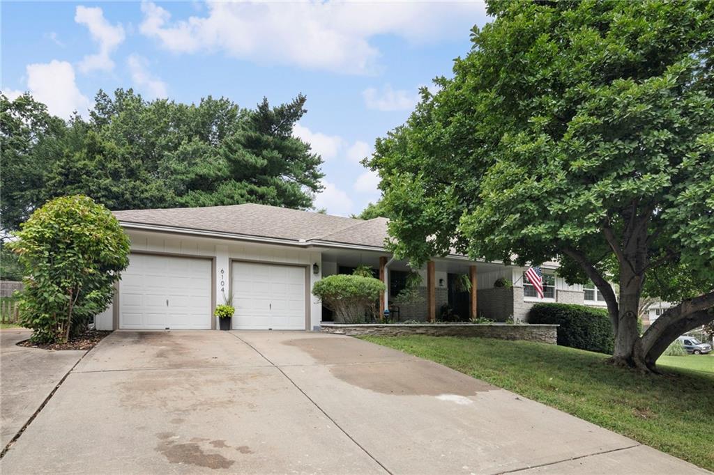 Listing Photo MLS #HMS2569933