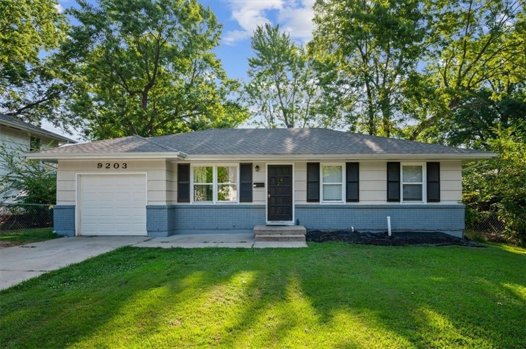 Listing Photo MLS #HMS2570055