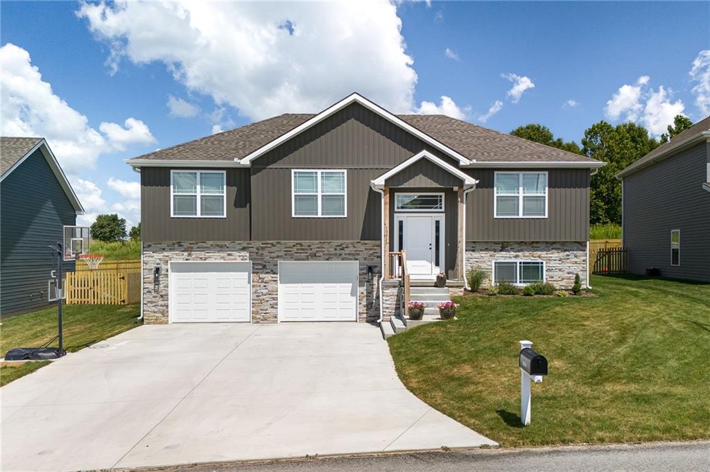 Listing Photo MLS #HMS2570095