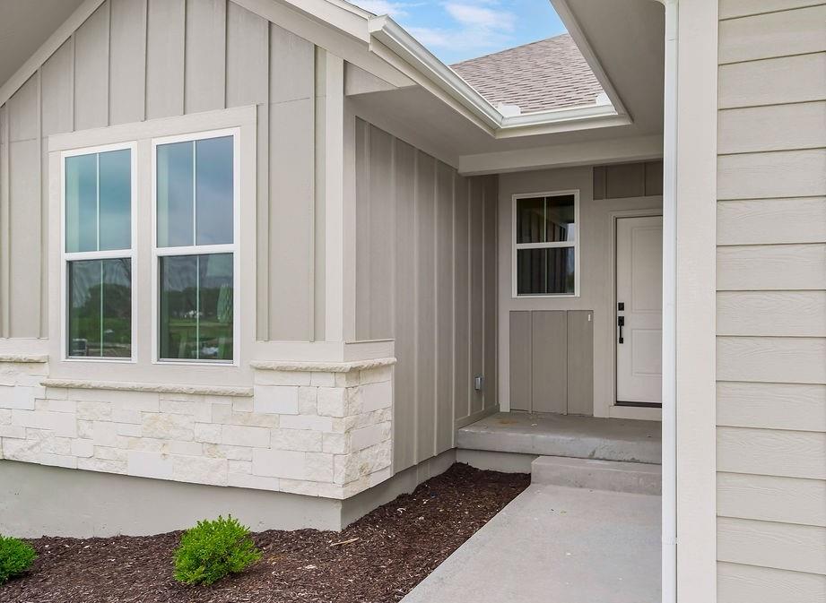 Listing Photo MLS #HMS2570225