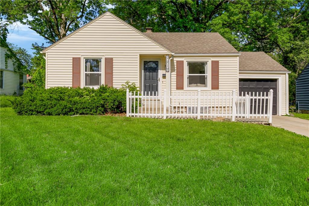 Listing Photo MLS #HMS2570906