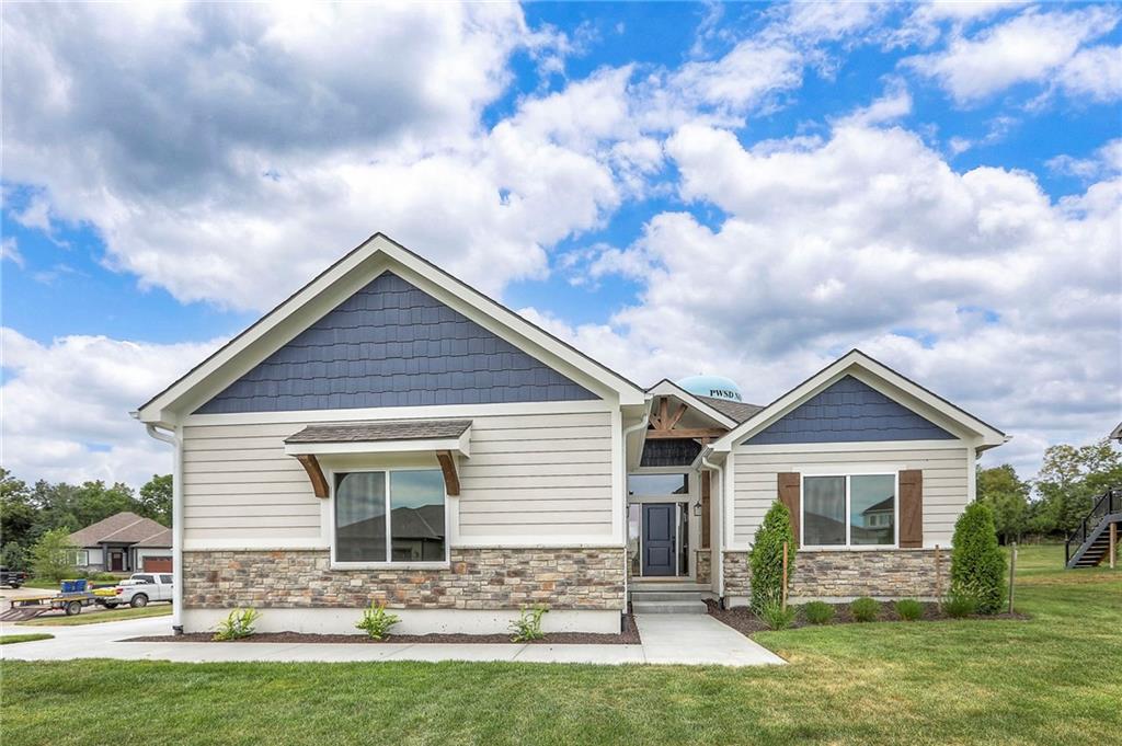 Listing Photo MLS #HMS2571105