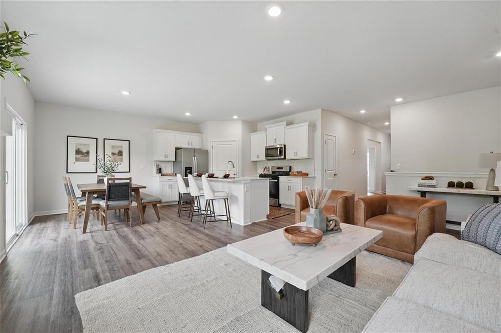 Listing Photo MLS #HMS2571401