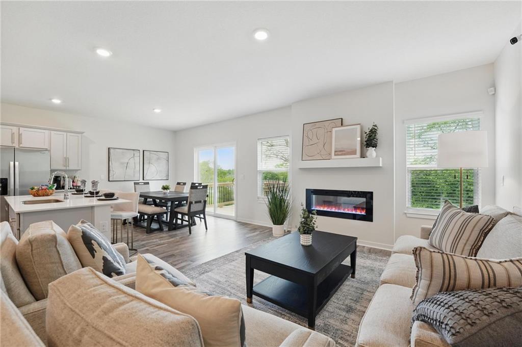 Listing Photo MLS #HMS2572115