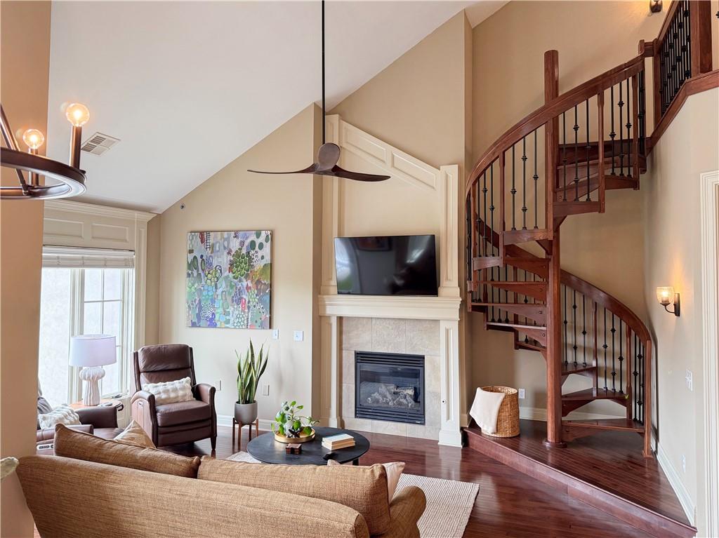 Listing Photo MLS #HMS2572301