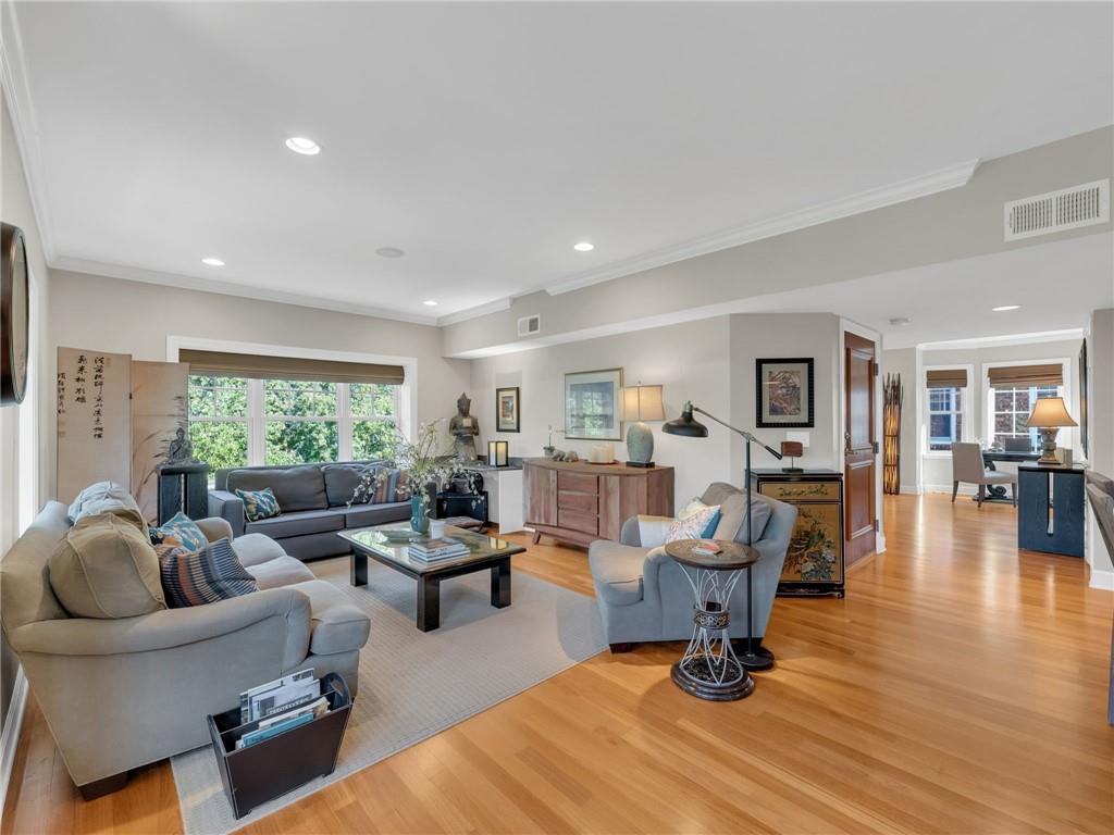 Listing Photo MLS #HMS2572741