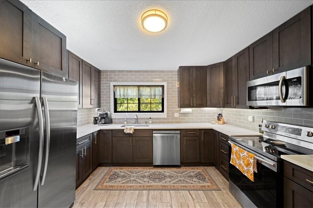 Listing Photo MLS #HMS2574015