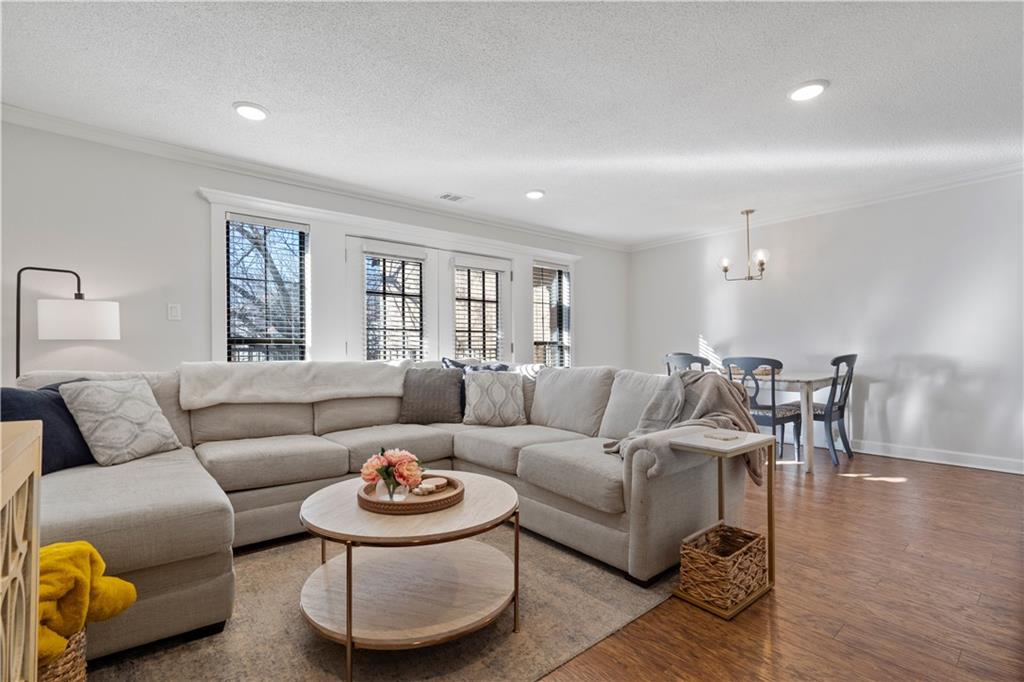 Listing Photo MLS #HMS2574646