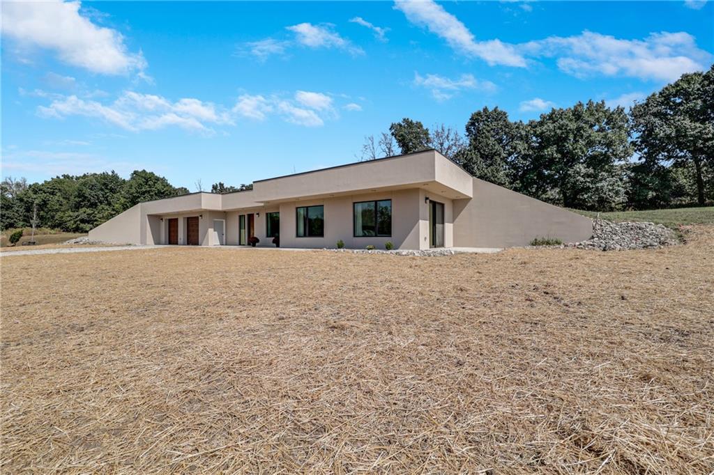 Listing Photo MLS #HMS2575459