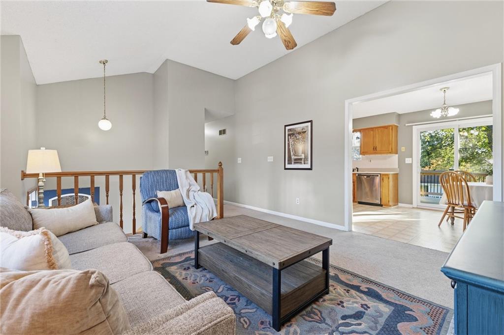 Listing Photo MLS #HMS2576385