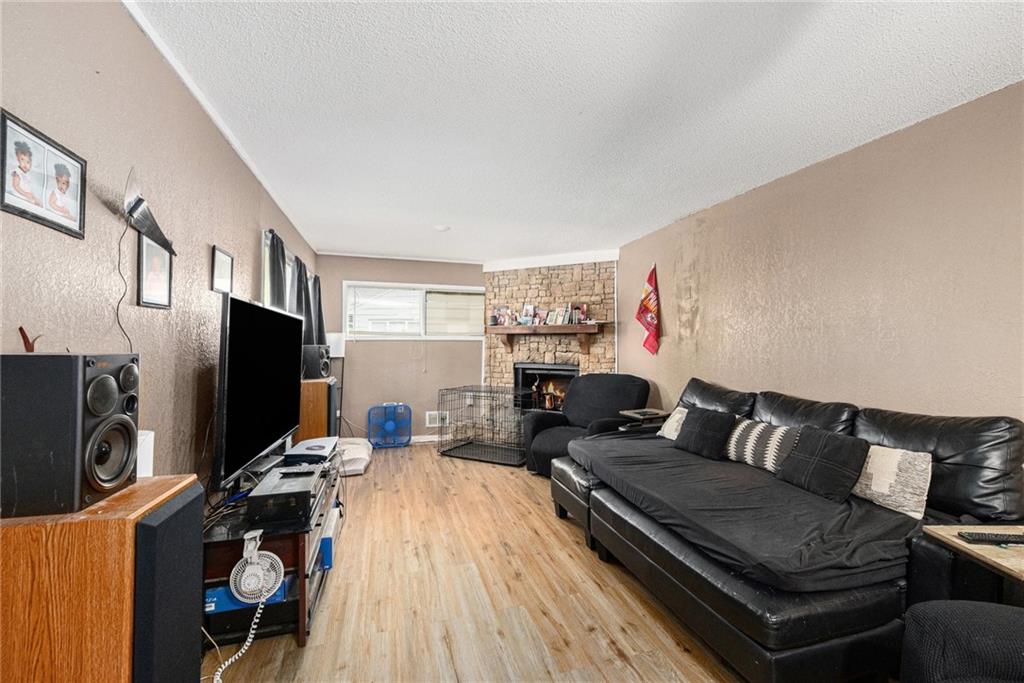 Listing Photo MLS #HMS2576610