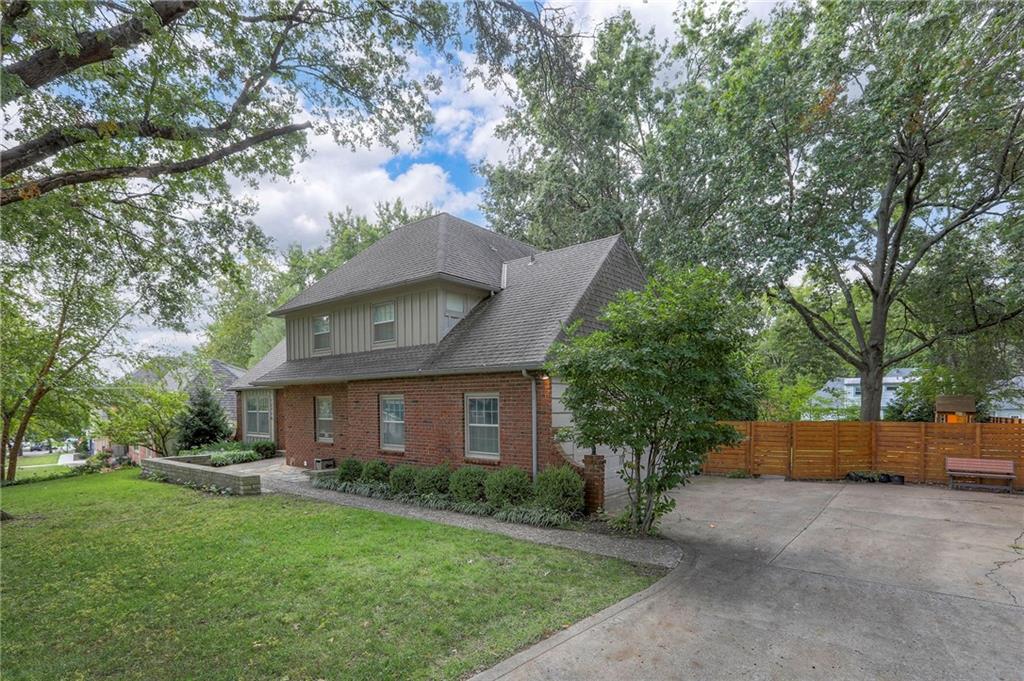 Listing Photo MLS #HMS2576957