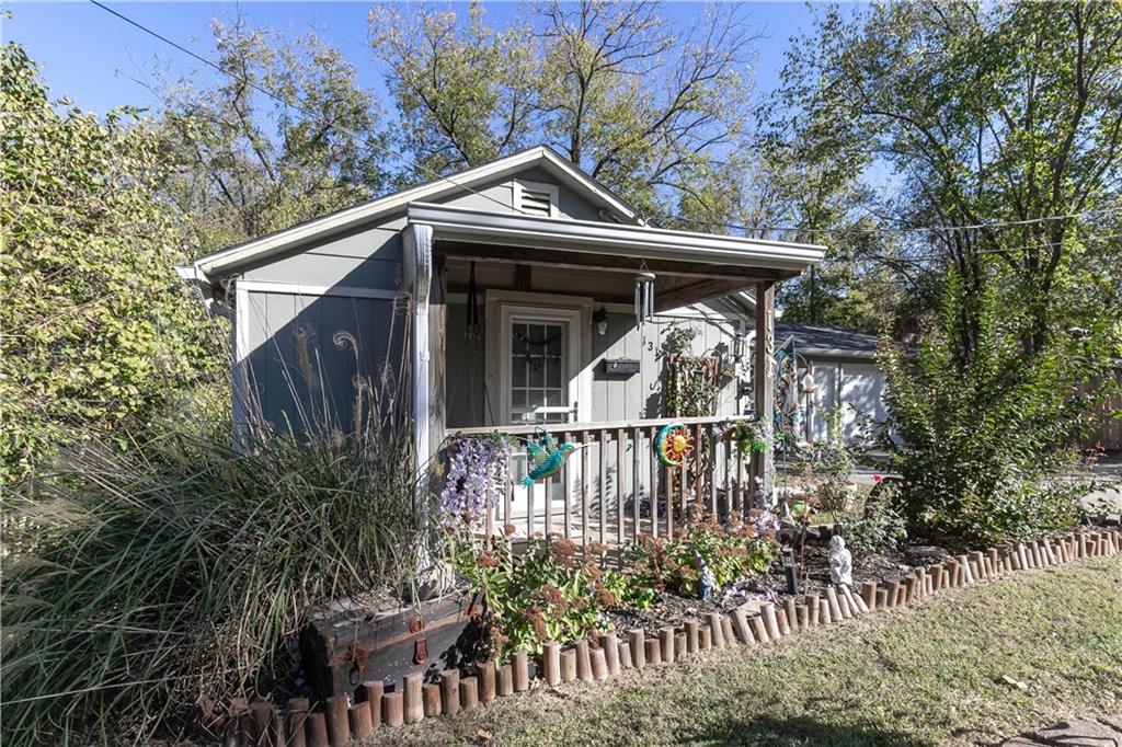 Listing Photo MLS #HMS2578044