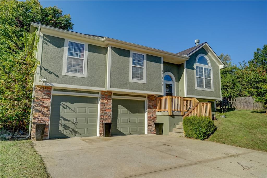 Listing Photo MLS #HMS2578372