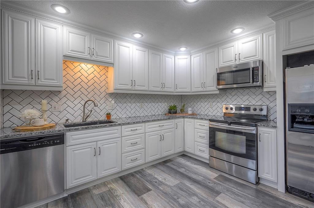 Listing Photo MLS #HMS2579570