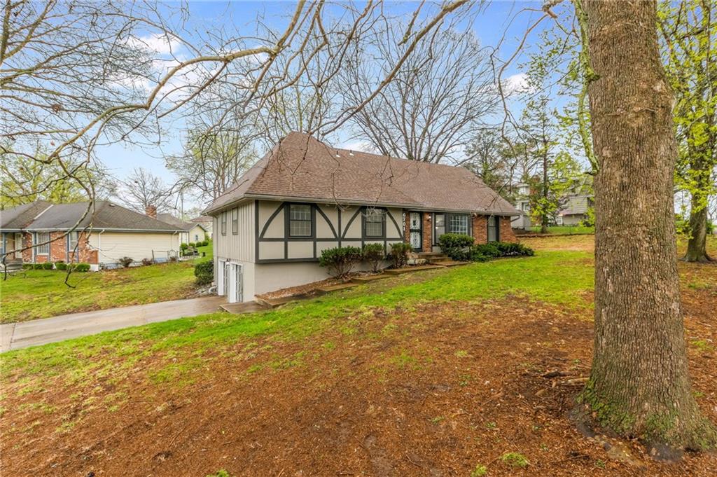 Listing Photo MLS #HMS2581013