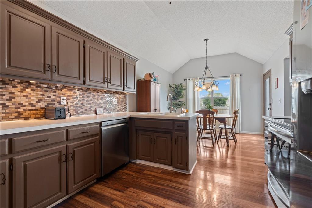 Listing Photo MLS #HMS2581157