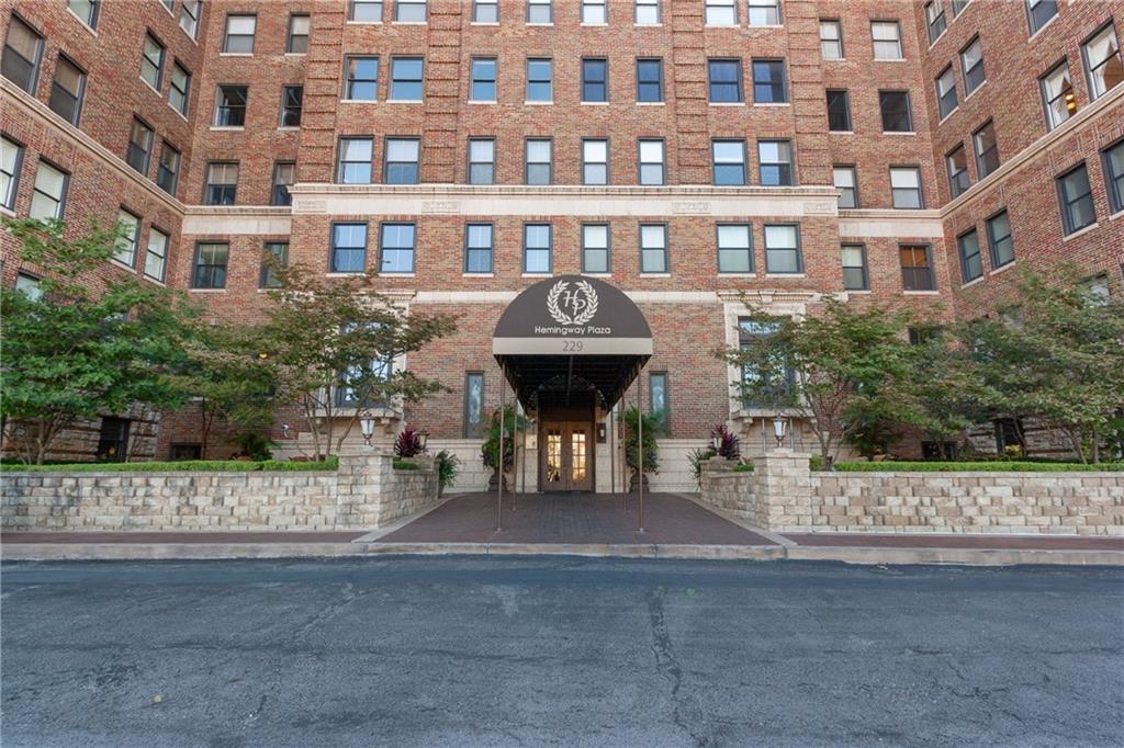 Listing Photo MLS #HMS2581305