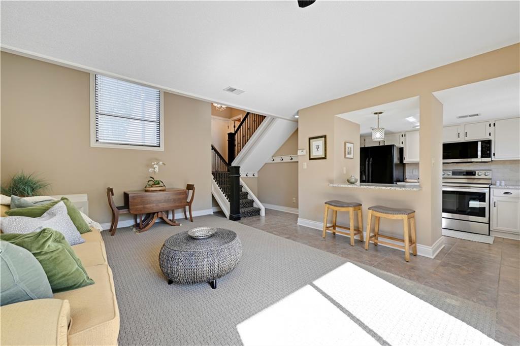 Listing Photo MLS #HMS2582470