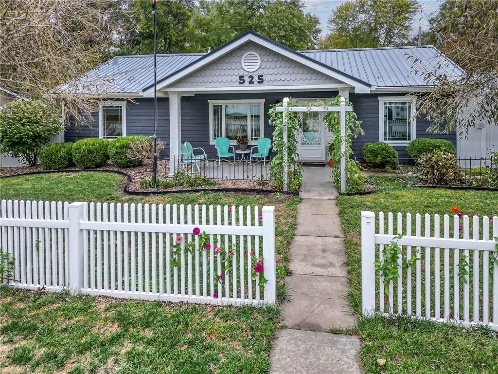 Listing Photo MLS #HMS2583906