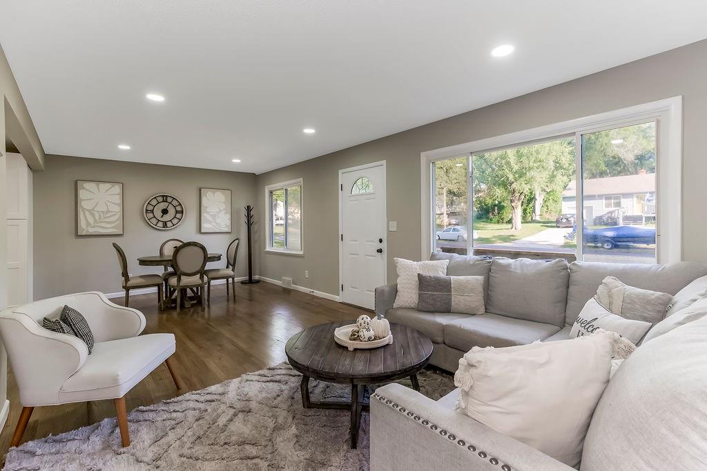 Listing Photo MLS #HMS2586475