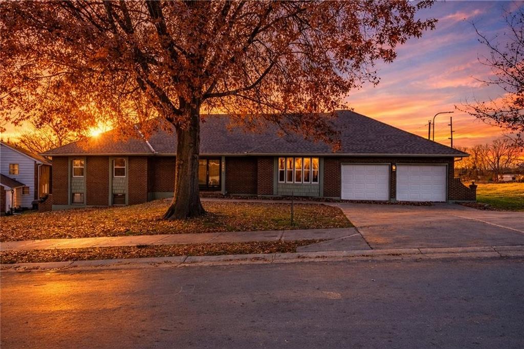 Listing Photo MLS #HMS2587363