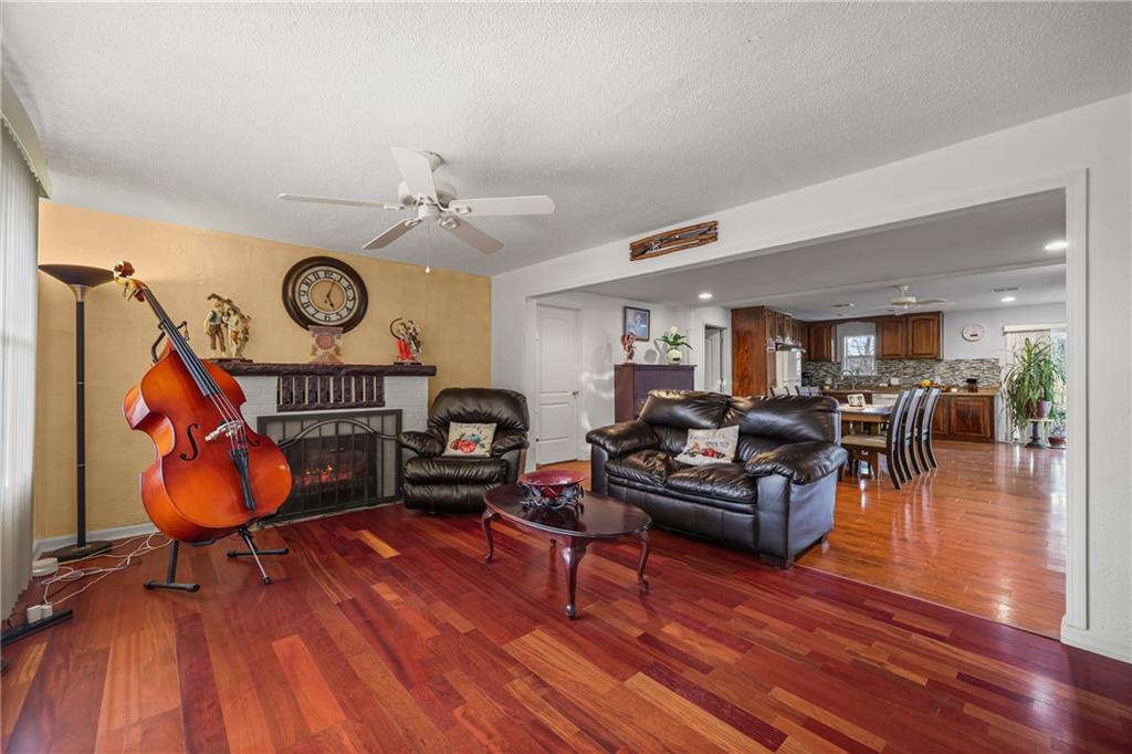 Listing Photo MLS #HMS2588007