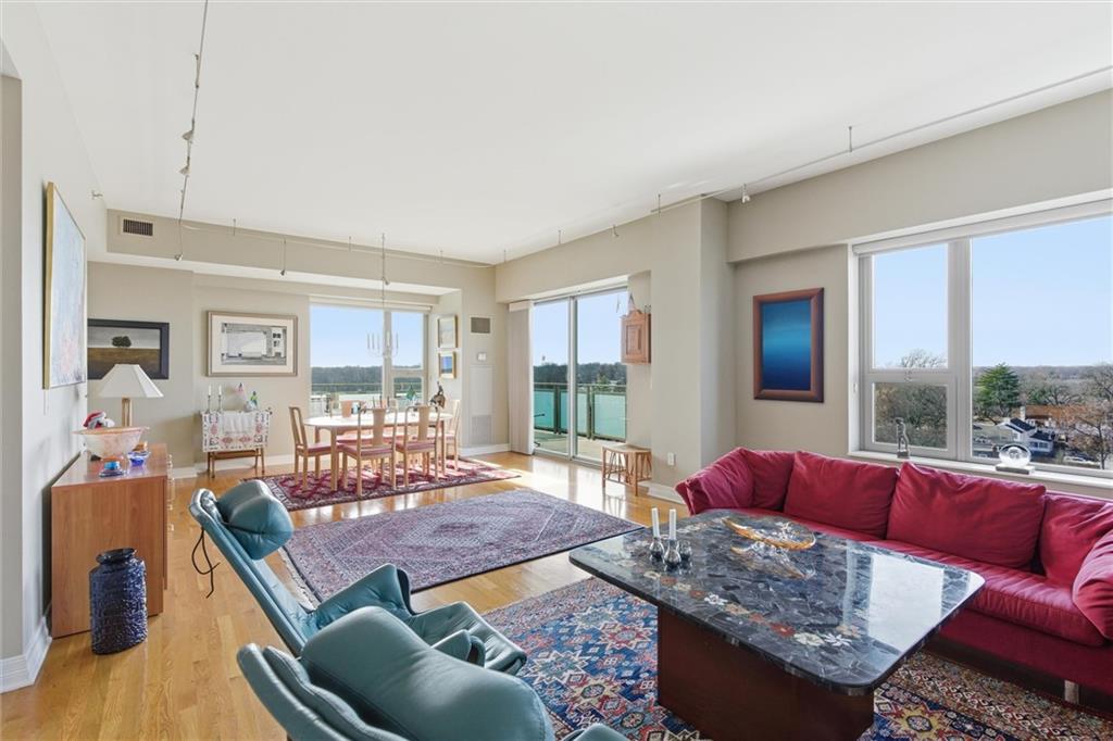 Listing Photo MLS #HMS2589481