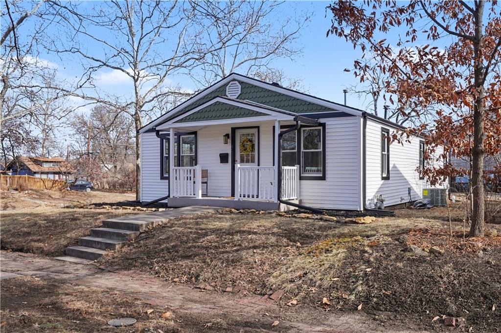 Listing Photo MLS #HMS2595935