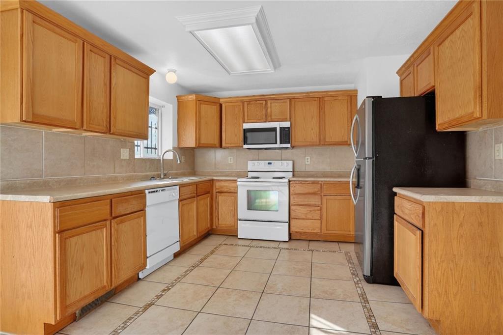 Listing Photo MLS #HMS2601823