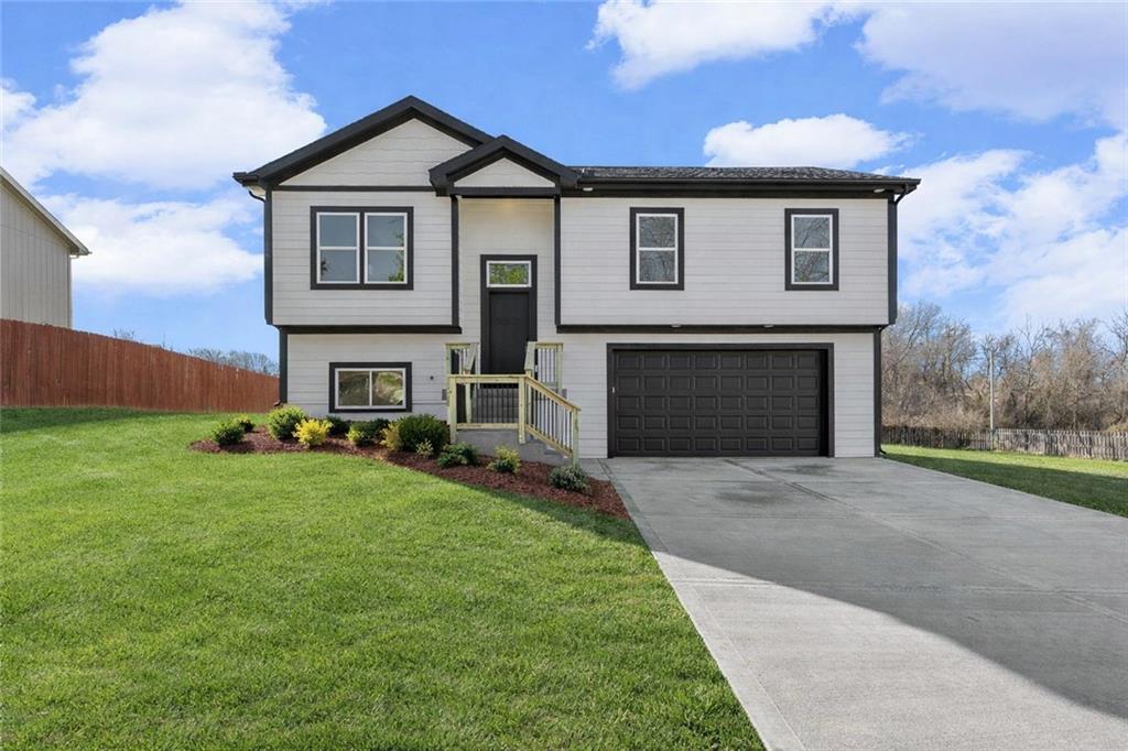 Listing Photo MLS #HMS2602859