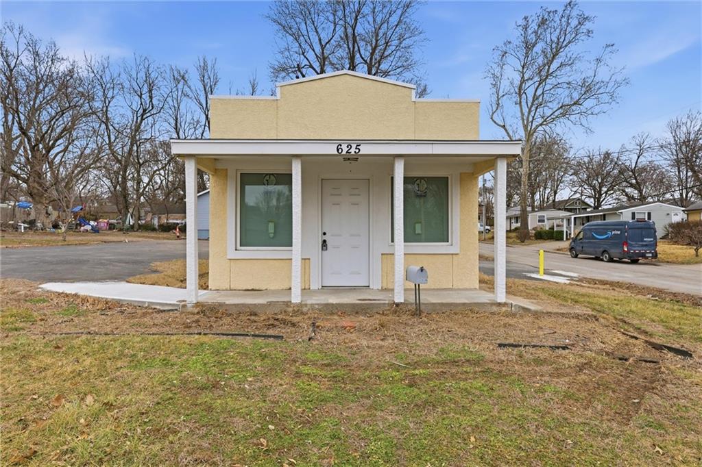 Listing Photo MLS #HMS2603085