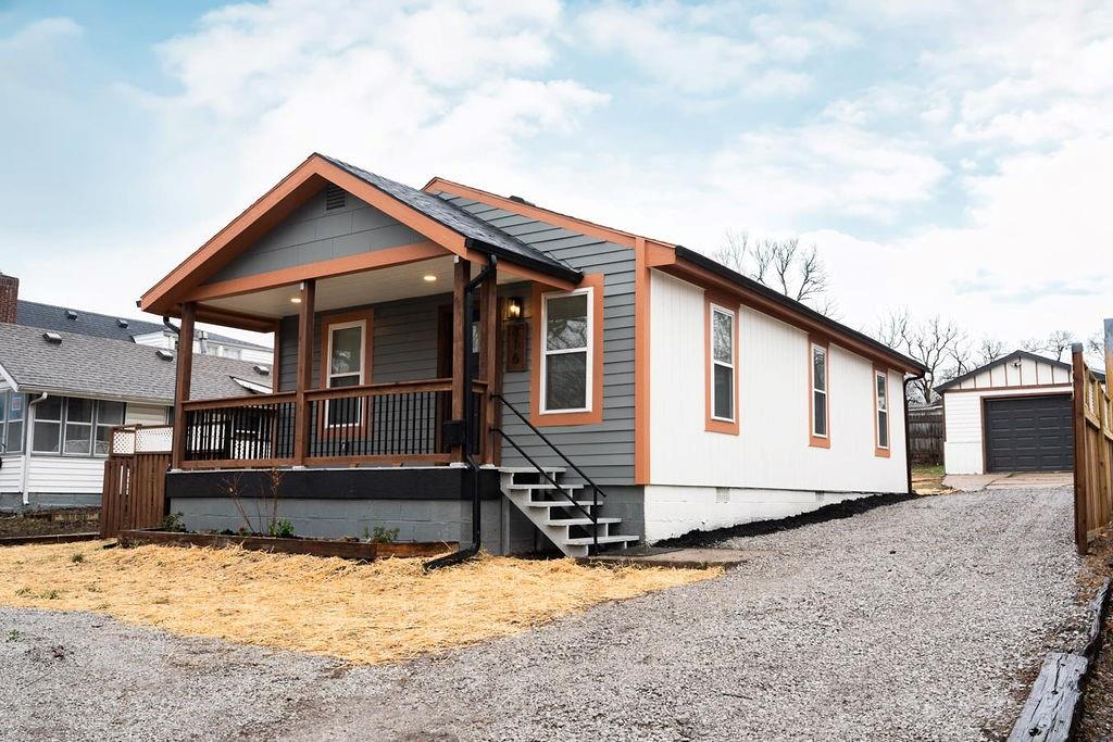 Listing Photo MLS #HMS2605372