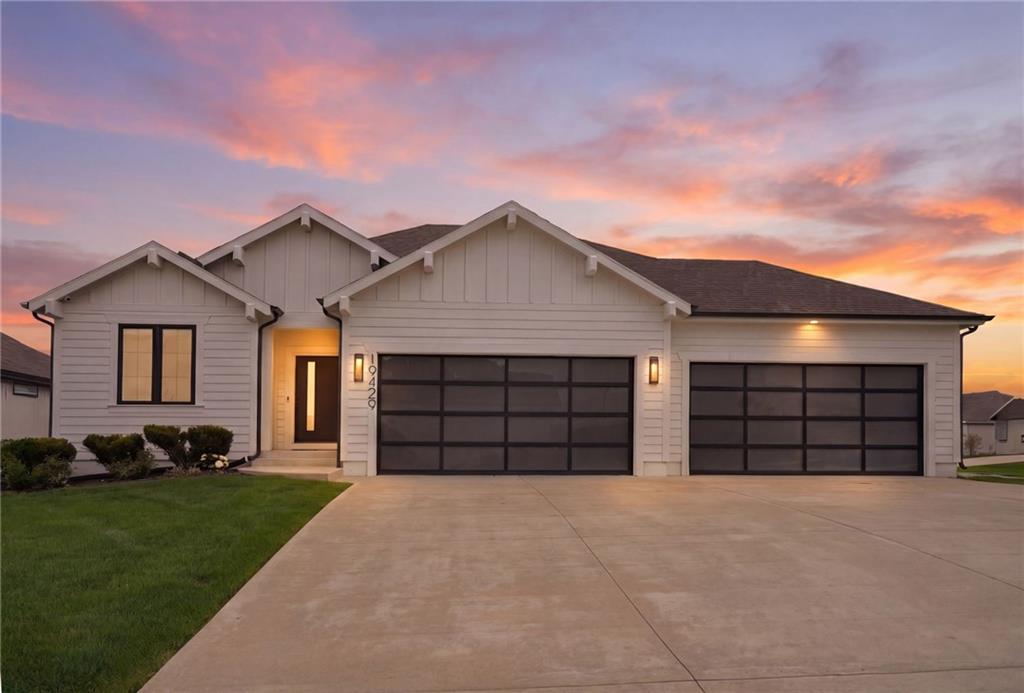 Listing Photo MLS #HMS2605876