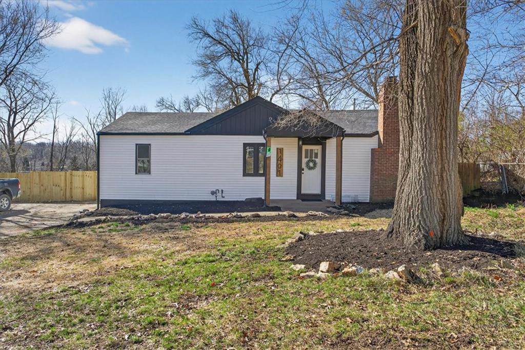 Listing Photo MLS #HMS2606096